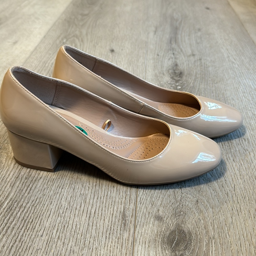 Square Toe Block Heels Tan Color Size 7 1/2 - image 3